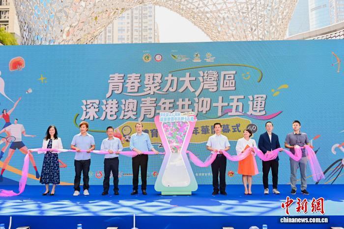 五运会志愿, 吸引了近万